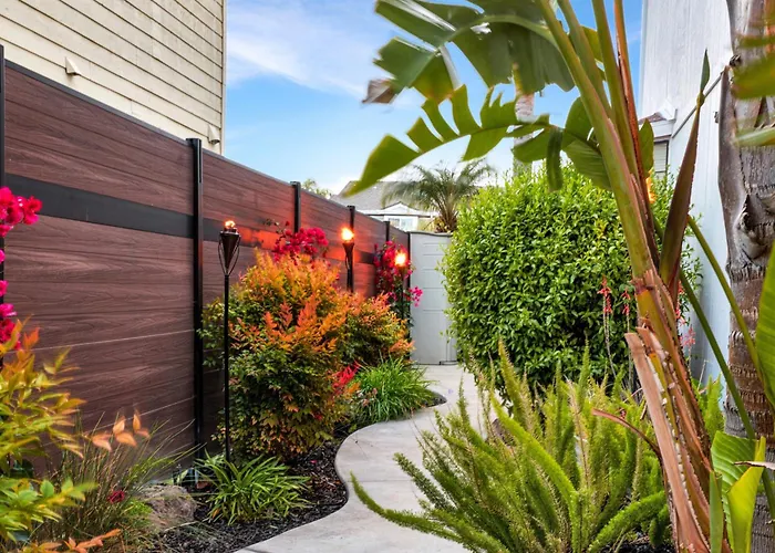 Marlin Cove Pet Friendly Waterfront Retreat